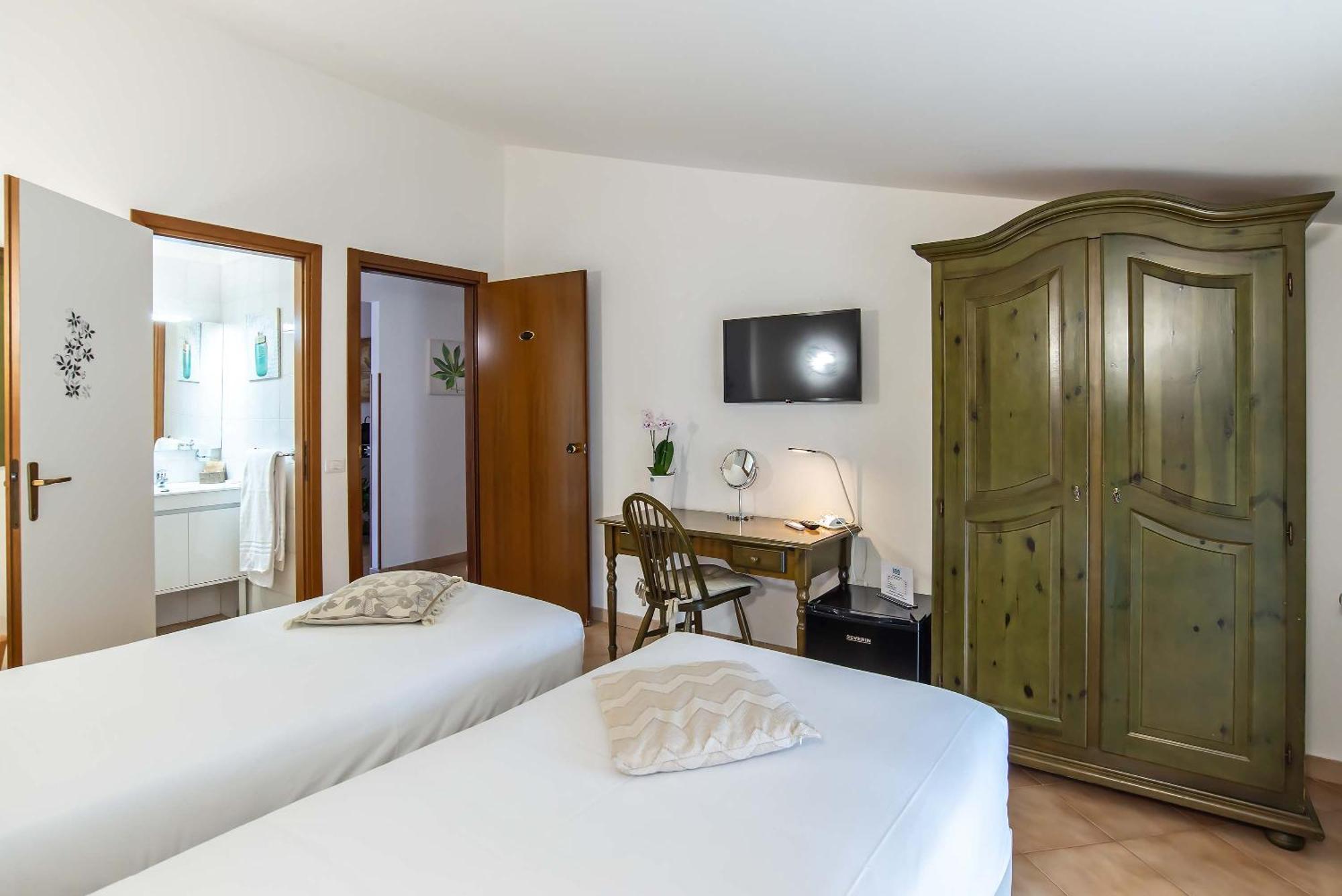 Plaza Rooms Ciampino Exteriör bild