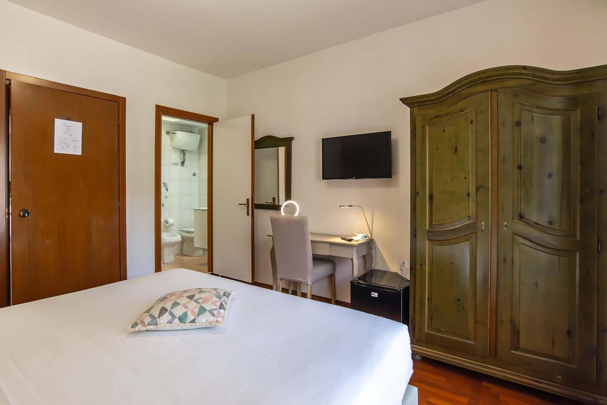 Plaza Rooms Ciampino Exteriör bild