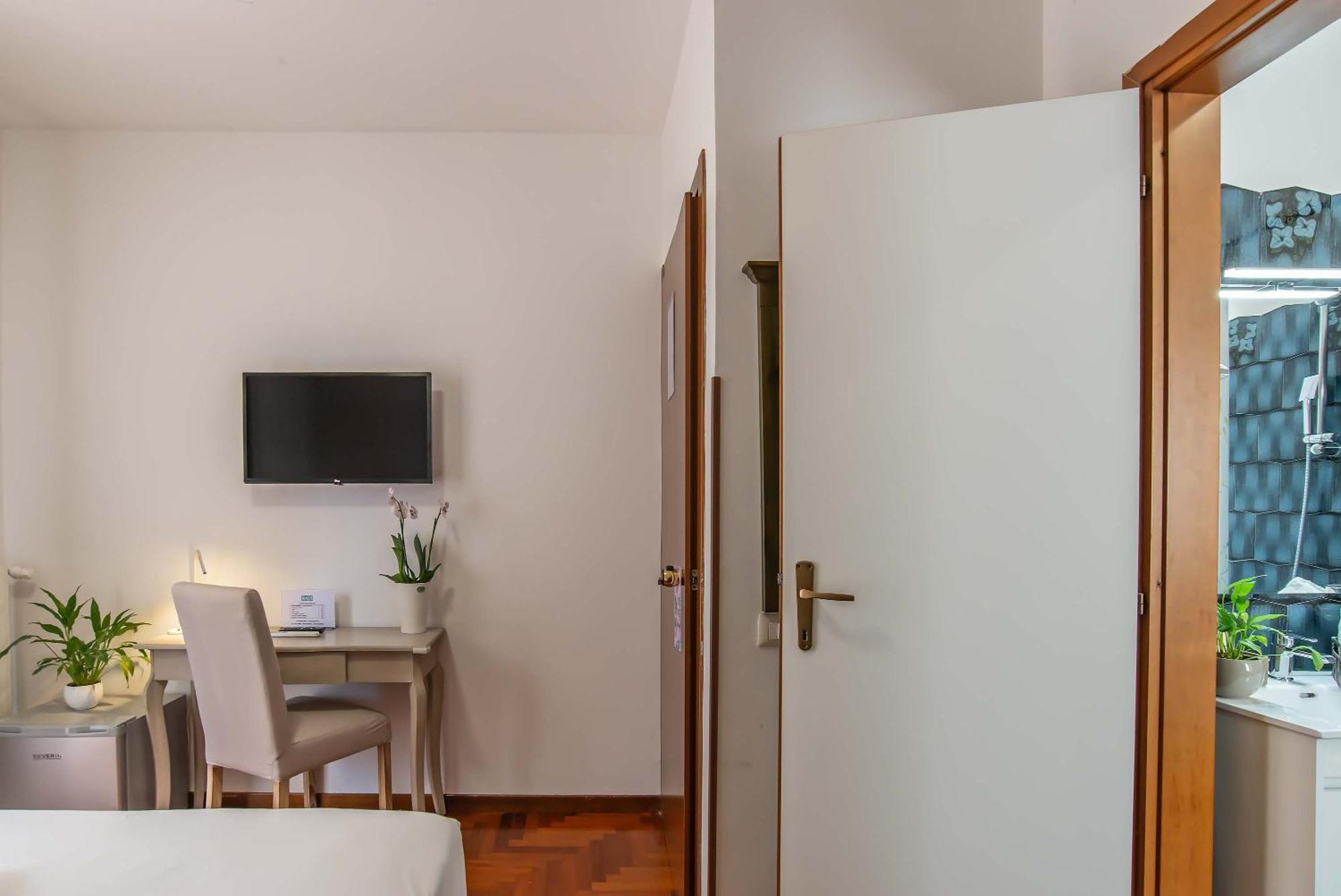 Plaza Rooms Ciampino Exteriör bild