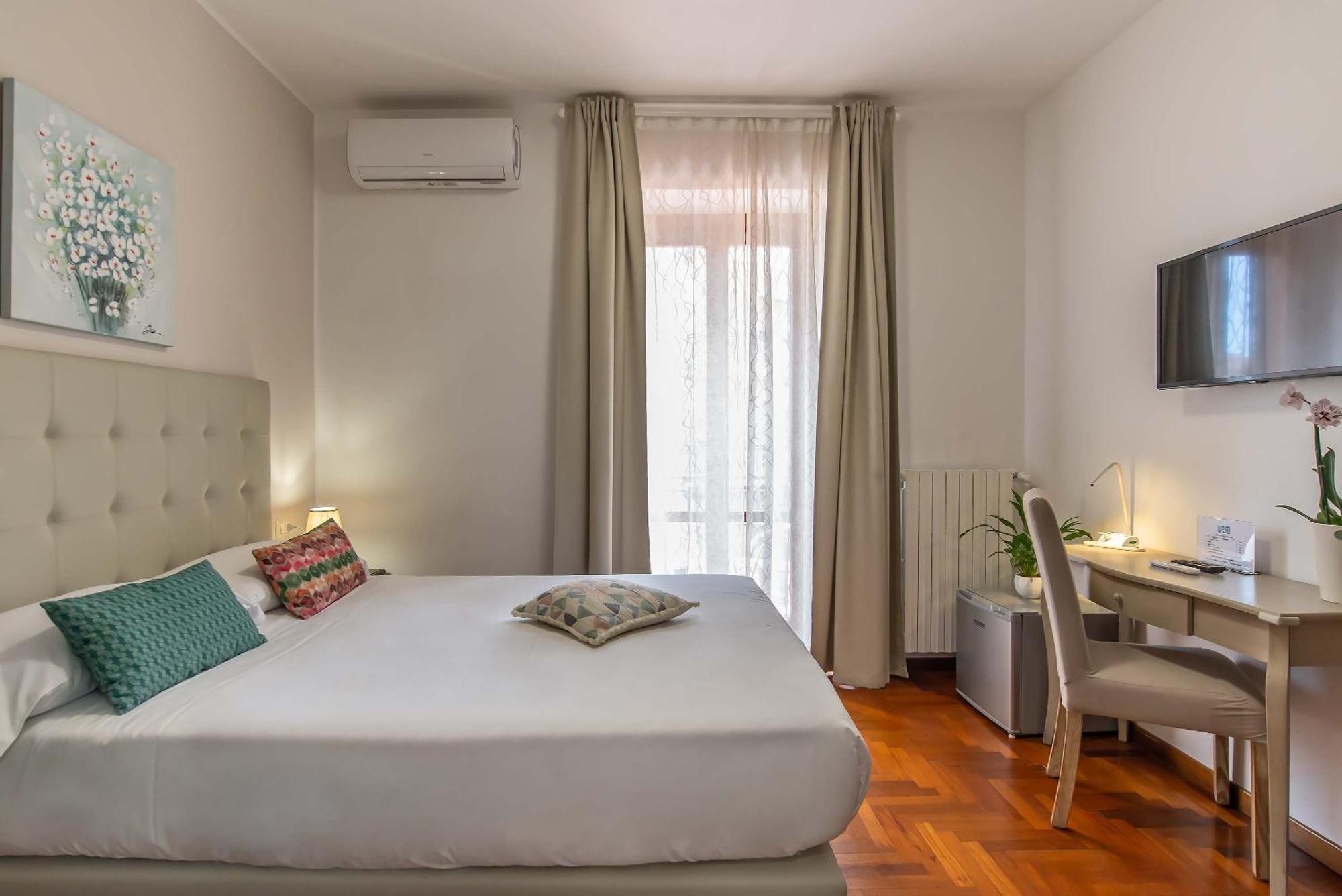 Plaza Rooms Ciampino Exteriör bild